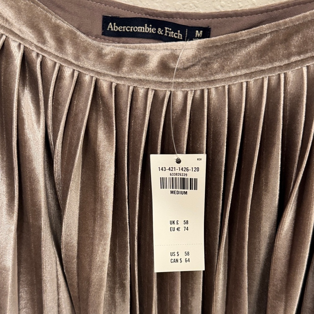 Abercrombie & Fitch‎ Velvet Pleated Shimmering Tan Taupe A-Line Skirt - Medium
